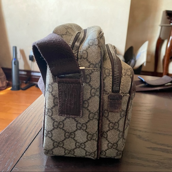 Vintage Gucci Crossbody - Picture 2 of 4